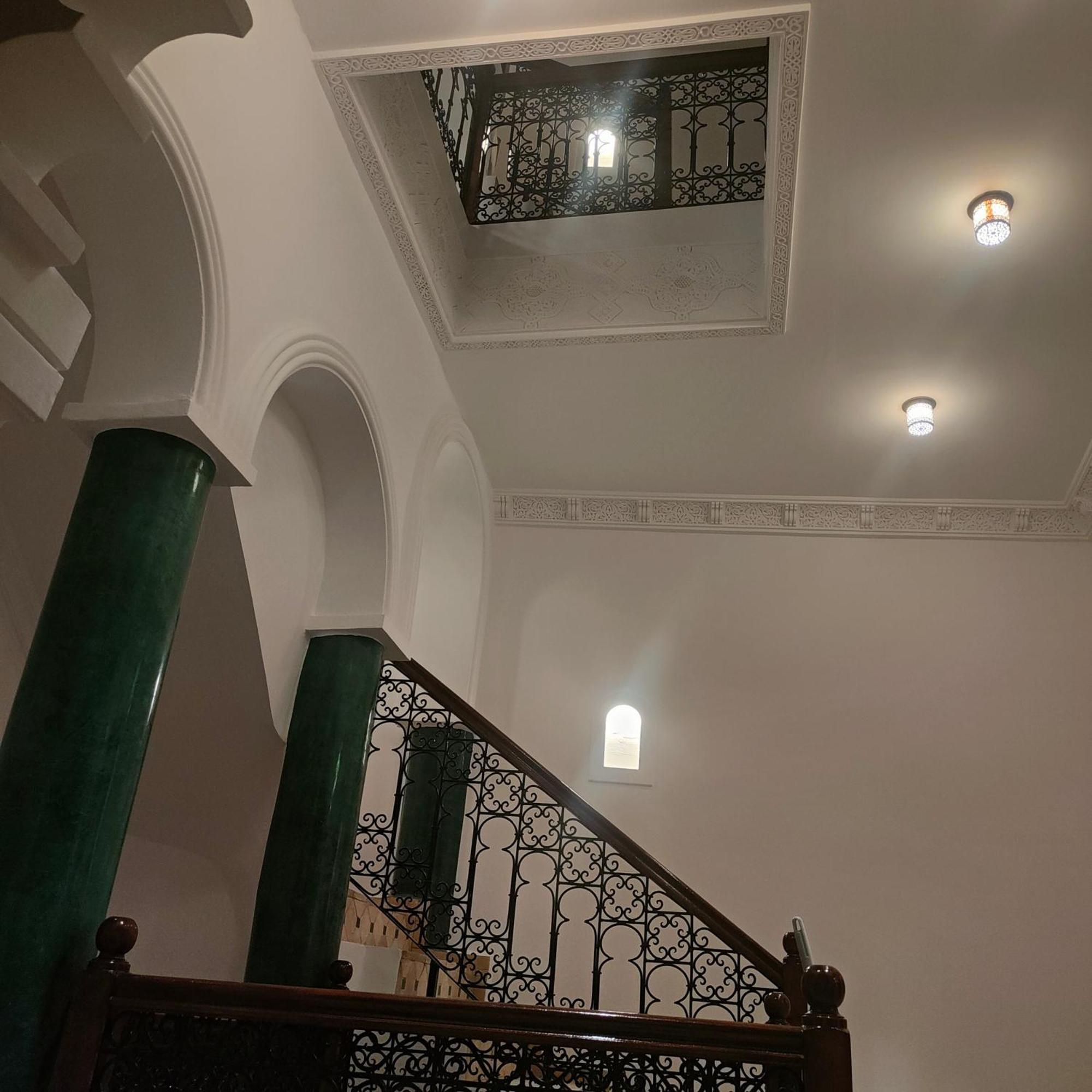 Riad Bkl Luxury Dar Baroud 丹吉尔 外观 照片